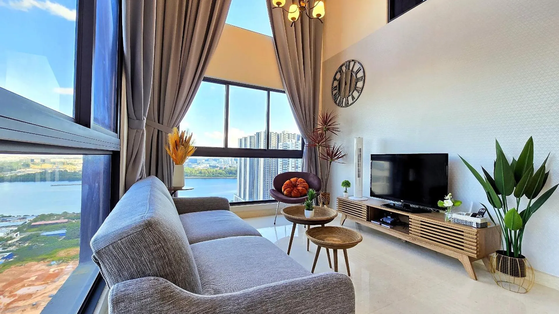 Loft Suite Seaview Near Jb Ciq 7Pax ジョホールバル