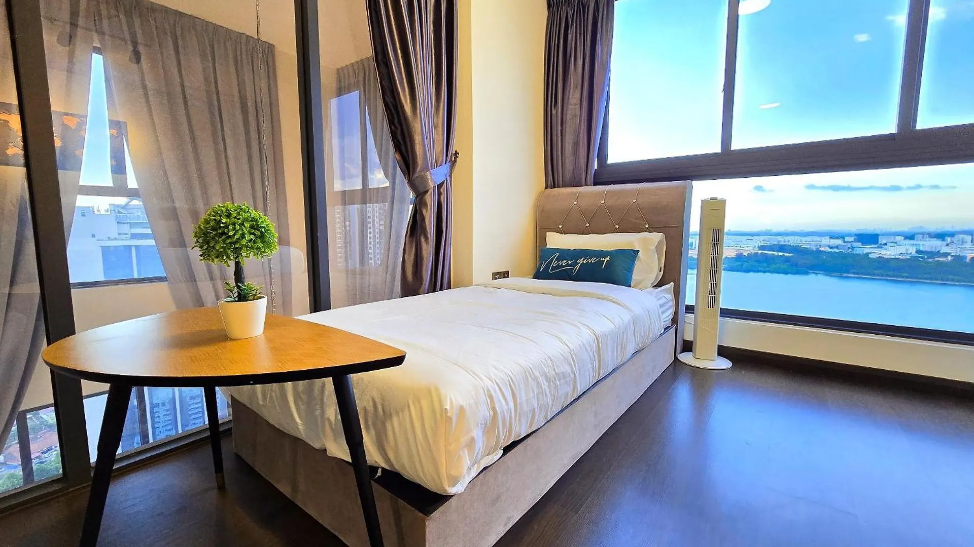 アパート Loft Suite Seaview Near Jb Ciq 7Pax ジョホールバル